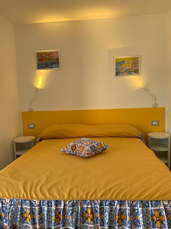 Tuttiacasaditeresa Rooms Procida Exterior photo