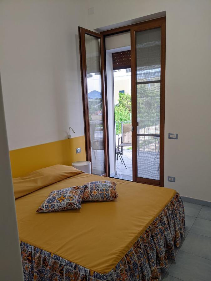 Tuttiacasaditeresa Rooms Procida Exterior photo